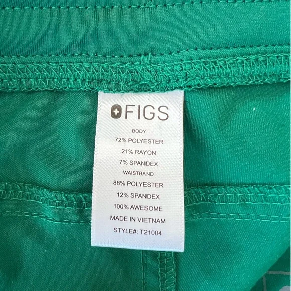 FIGS Women’s Kade Cargo Scrub Straight Leg Pants, Hunter Green (PO# 1700), L - Picture 10 of 11